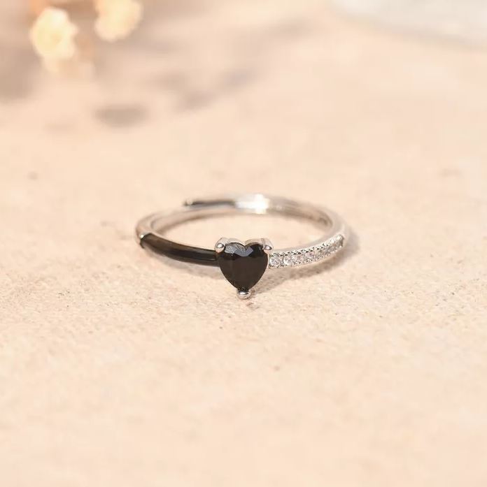 Anillo ajustable de esmalte negro (2x1) - Especial San Valentín 🩷